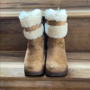 EEUC Youth UGG low boot size 3